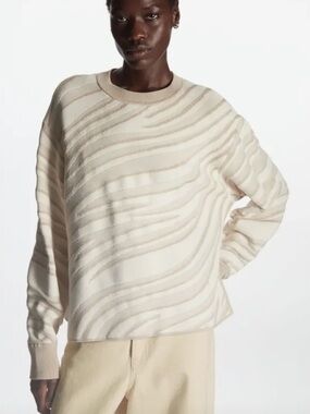 COS women’s Sweater with Beige and Cream Pattern